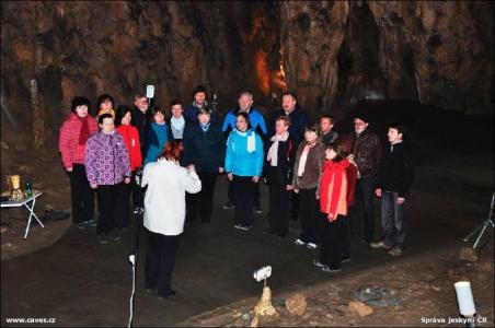 Pěvecký sbor Harmonia ve Sloupských jeskyních